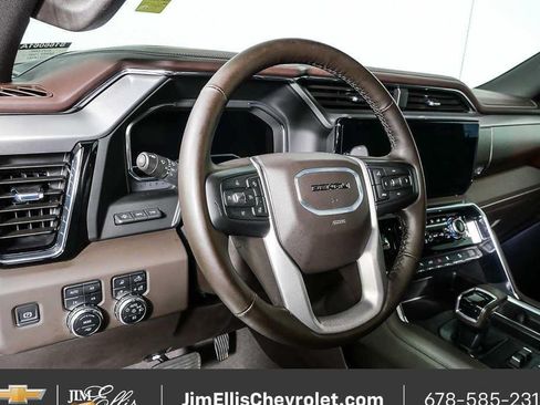 Used 2025 GMC Sierra 1500 Denali w/ Technology Package AWD/4WD image 4