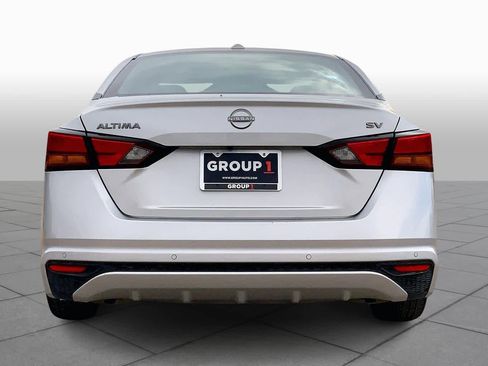 Used 2024 Nissan Altima 2.5 SV image 4