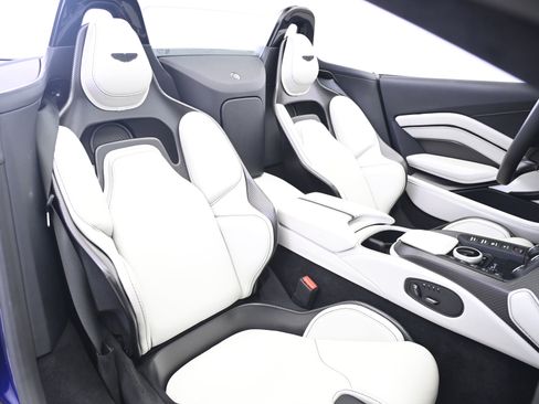 Used 2023 Aston Martin V12 Vantage Roadster image 25