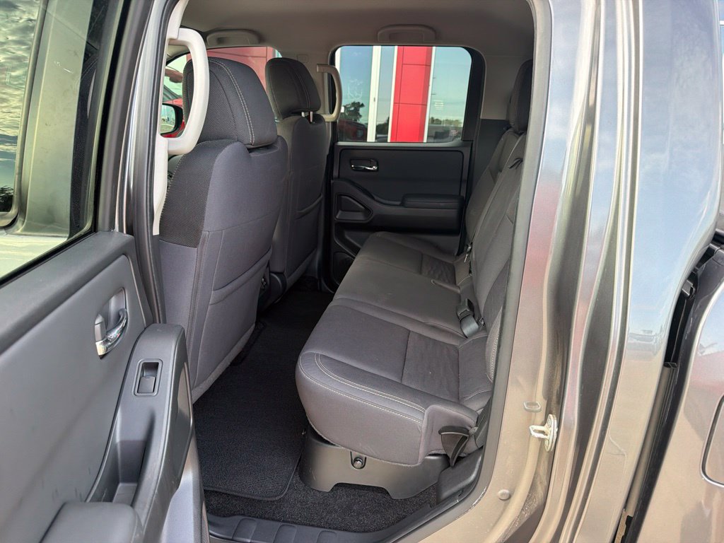 Used 2022 Nissan Frontier SV RWD image 17