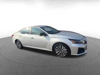 Used 2025 Nissan Altima 2.5 SV FWD video 2