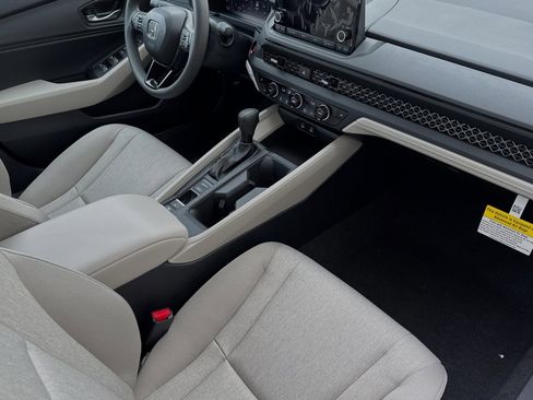 Used 2025 Honda Accord SE image 17