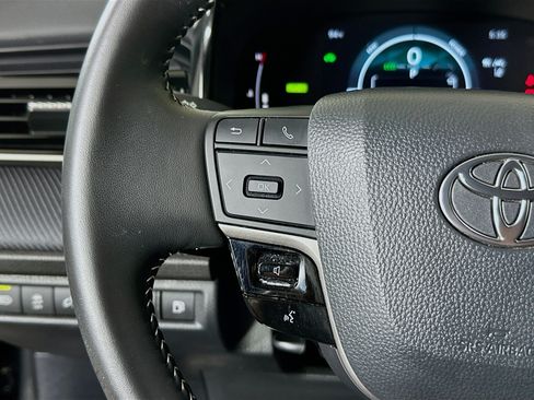 Used 2025 Toyota Camry SE w/ Multimedia Upgrade Package FWD image 16