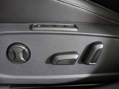 Used 2019 Volkswagen Jetta SEL Premium image 34