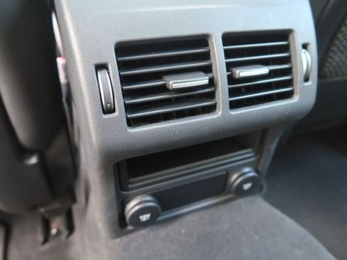 Used 2018 Jaguar XE Prestige image 42