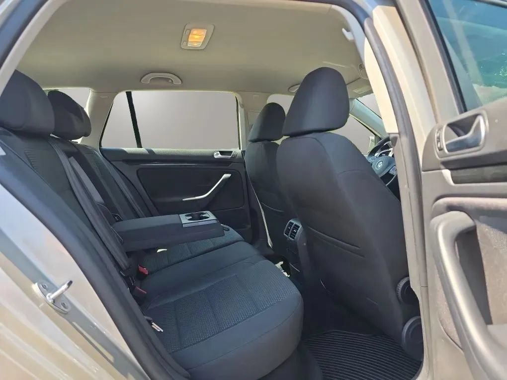 Used 2013 Volkswagen Jetta SE FWD image 37