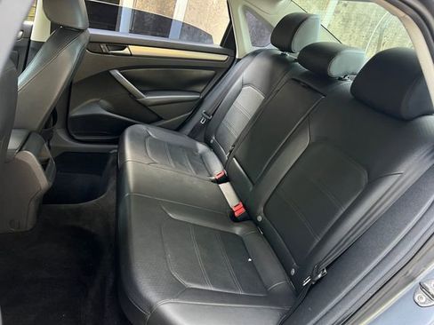 Used 2014 Volkswagen Passat Wolfsburg Edition image 18