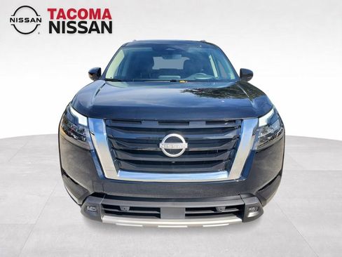 New 2025 Nissan Pathfinder Platinum image 8