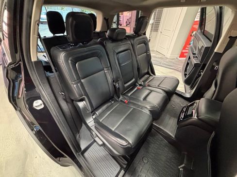 Used 2020 Lincoln Aviator Reserve w/ Equipment Group 201A image 6