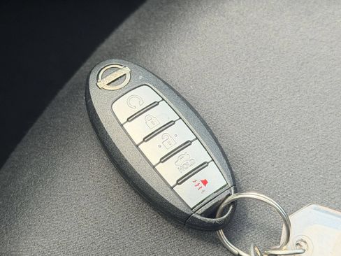 Used 2025 Nissan Altima 2.5 SV FWD image 21