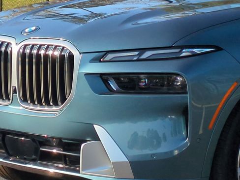 Used 2026 BMW X7 xDrive40i image 6