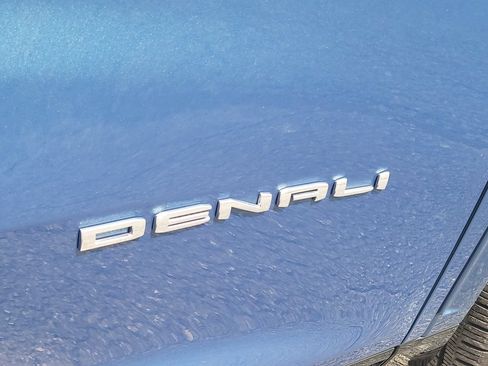 Used 2025 GMC Acadia Denali w/ LPO, Floor Liner Package FWD image 6