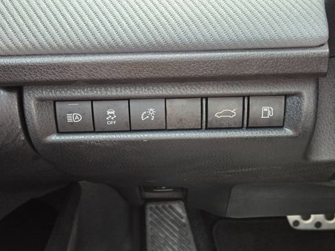 Used 2025 Toyota Camry SE w/ Convenience Package FWD image 24
