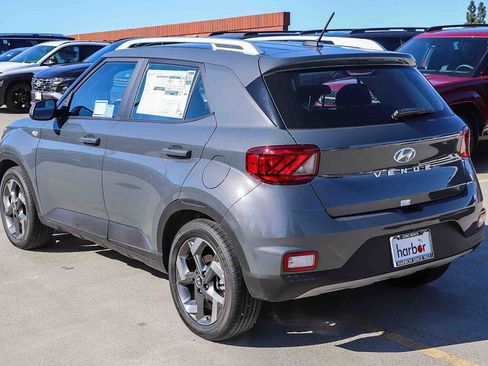 New 2026 Hyundai Venue SEL image 8