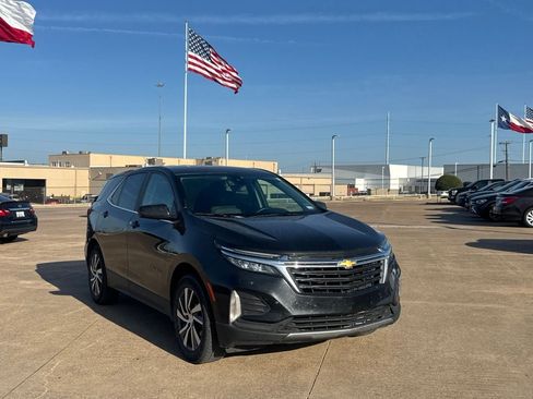 Used 2023 Chevrolet Equinox LT FWD image 1