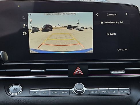 Used 2024 Hyundai Elantra SEL FWD image 26