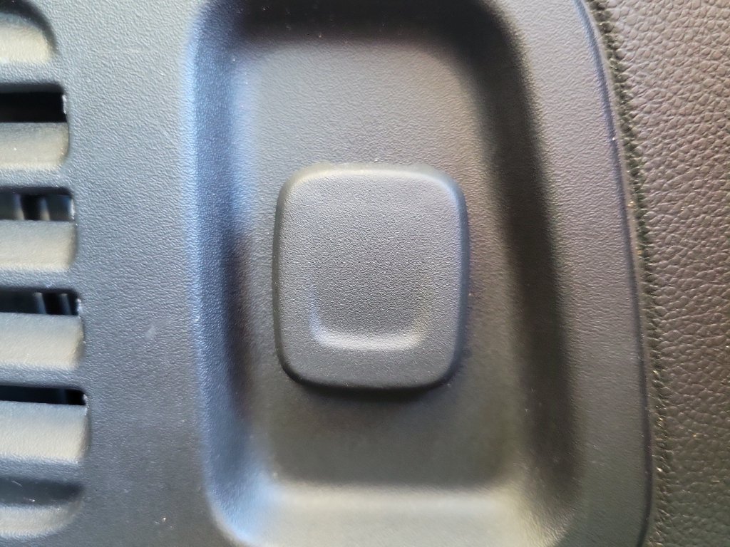 Used 2023 Buick Enclave Essence FWD image 7