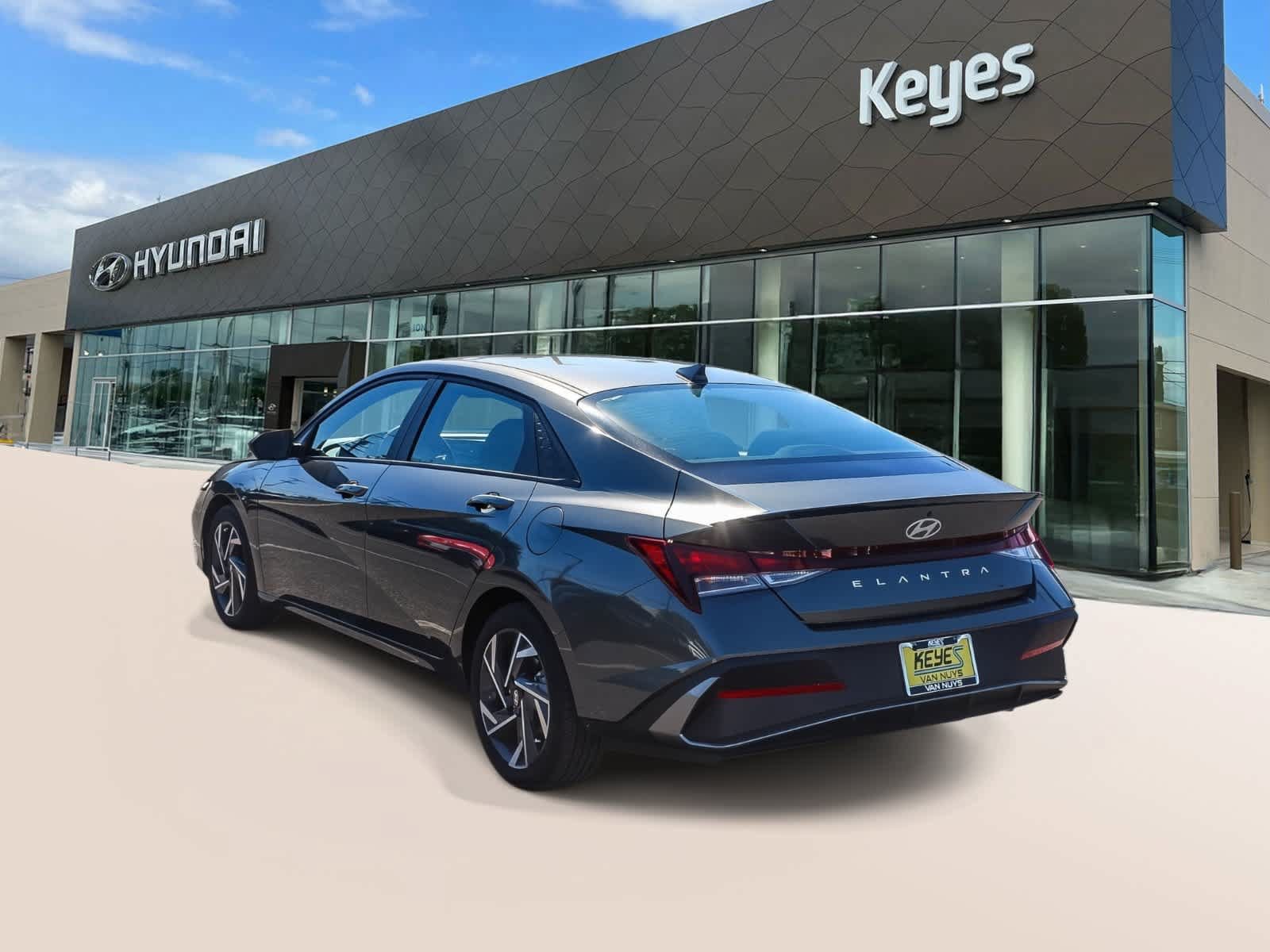 Certified 2025 Hyundai Elantra Sport w/ Cargo Package FWD image 7