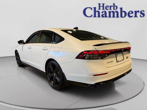 Used 2023 Honda Accord Sport image 3