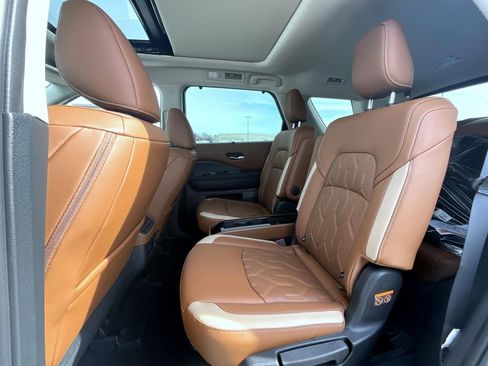 New 2026 Nissan Pathfinder Platinum AWD/4WD image 11