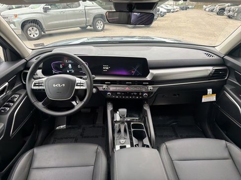 Certified 2025 Kia Telluride S FWD image 22