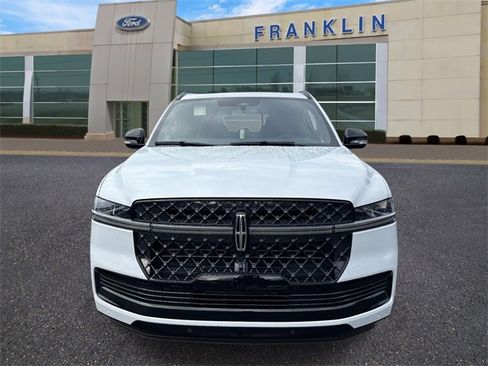 New 2025 Lincoln Navigator L Reserve w/ Jet Appearance Package image 2