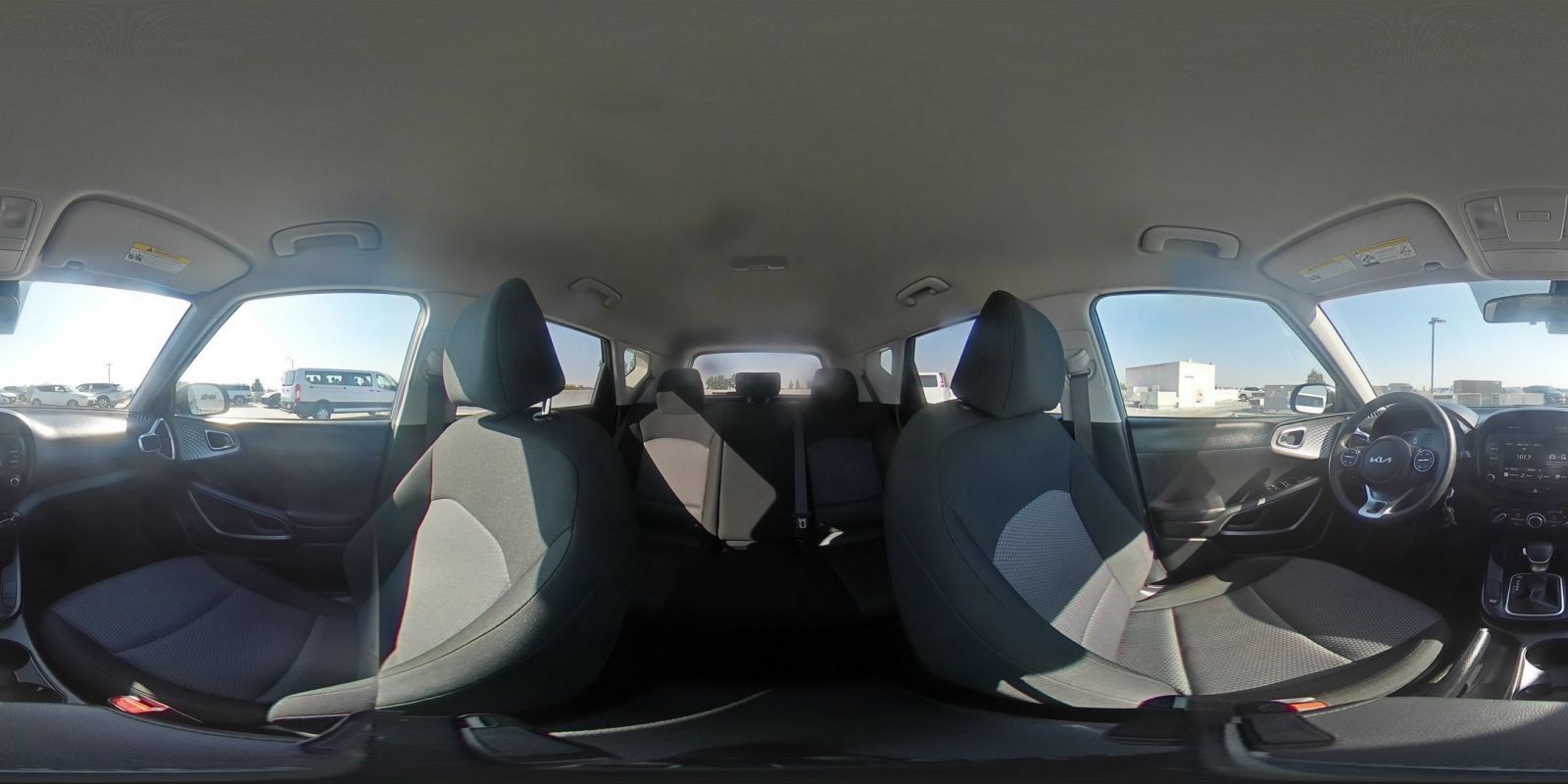 Used 2025 Kia Soul LX w/ LX Technology Package FWD image 38