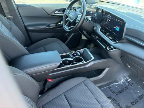 Used 2026 Chevrolet Equinox LT w/ Safety and Technology Package image 13