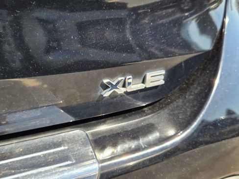 Used 2024 Toyota Highlander XLE image 10