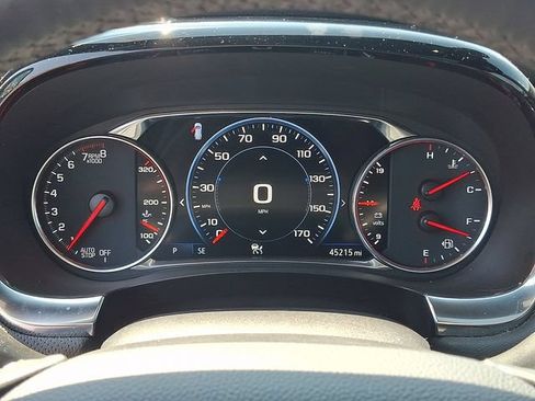 Used 2023 Chevrolet Traverse Premier FWD image 16