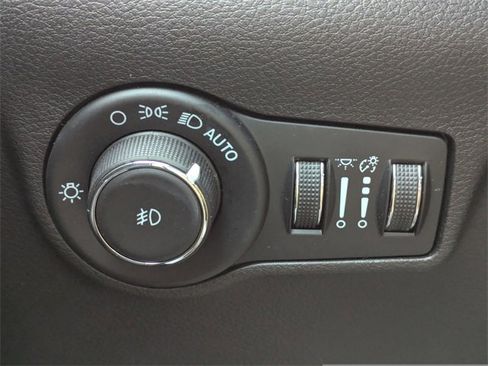 Used 2023 Jeep Compass Trailhawk image 22