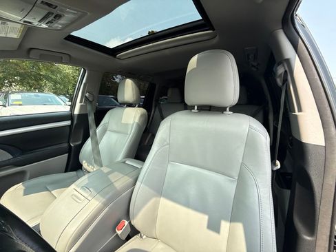 Used 2015 Toyota Highlander XLE image 26