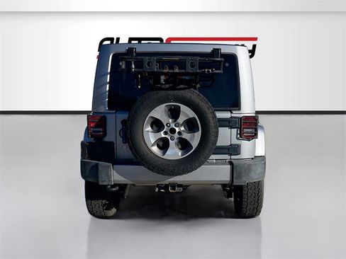 Used 2016 Jeep Wrangler Unlimited Sahara w/ Connectivity Group image 6