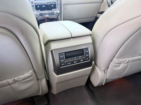 Used 2019 Lexus GX 460 Premium w/ Premium Package AWD/4WD image 16