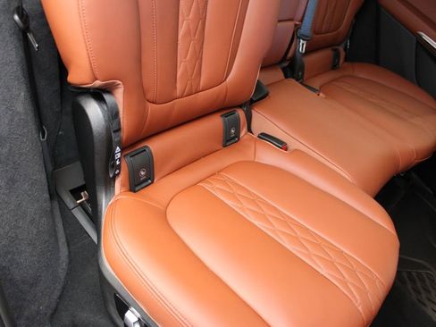 Used 2025 BMW X7 M60i image 23