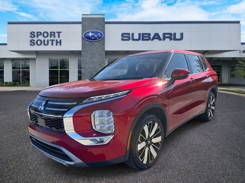 Used 2025 Mitsubishi Outlander SE image 8