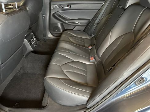 Used 2020 Toyota Avalon XLE w/ Moonroof Package image 20