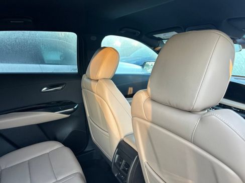 Used 2024 Cadillac XT4 Luxury AWD/4WD image 10