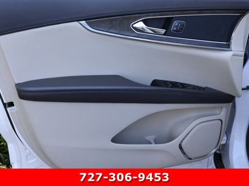 Used 2017 Lincoln MKX Reserve w/ Driver Assistance Package image 15