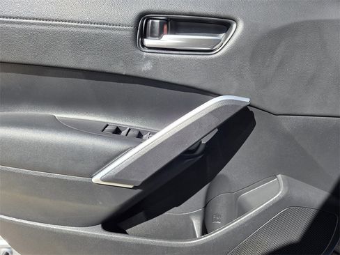 Used 2024 Toyota Corolla Cross XLE image 26