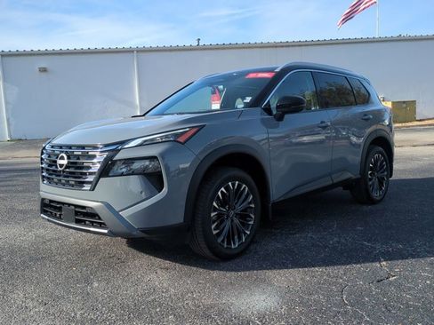 Certified 2025 Nissan Rogue SL w/ Tech Package FWD image 8