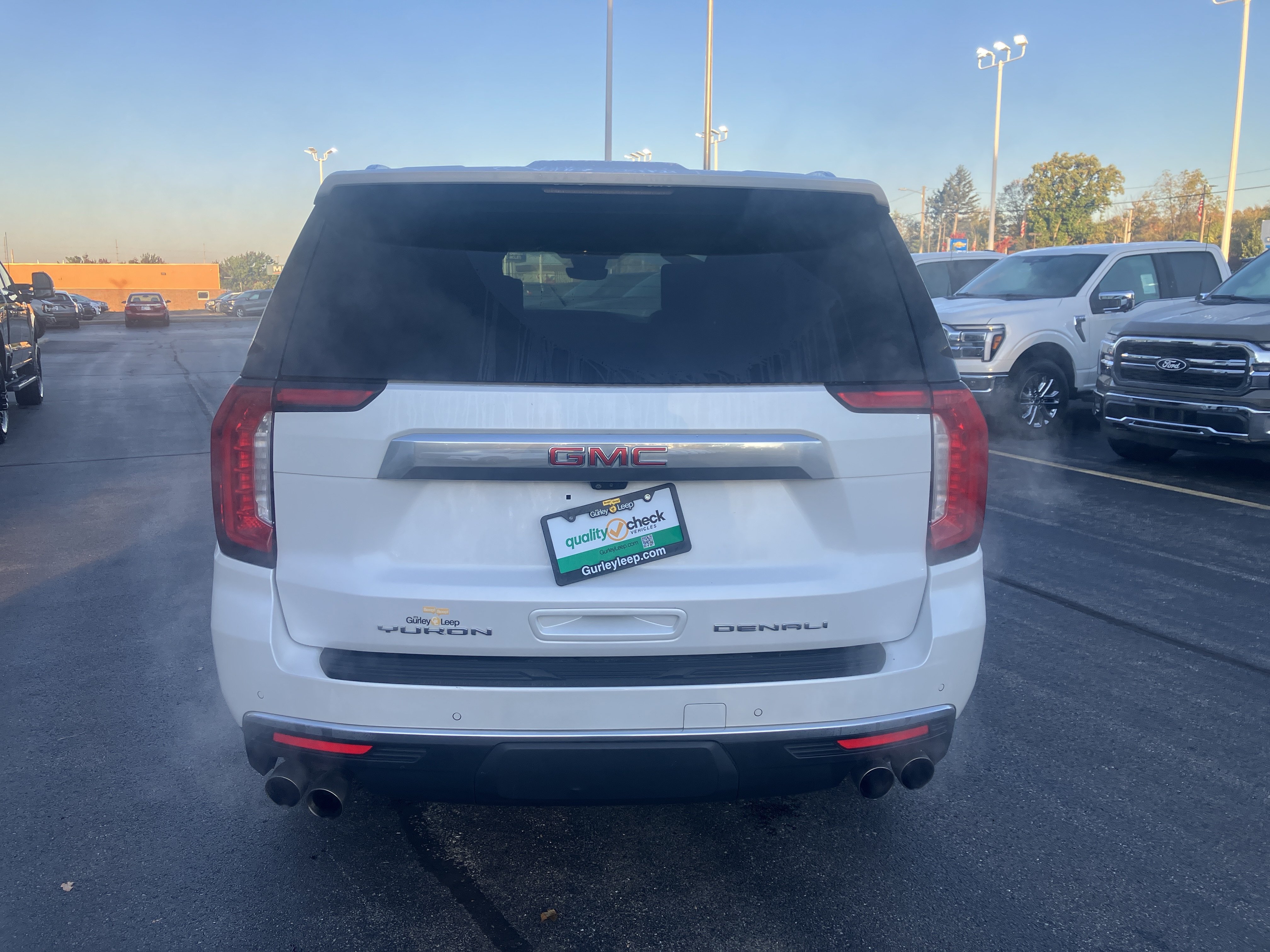 Used 2023 GMC Yukon Denali w/ Advanced Technology Package AWD/4WD image 6