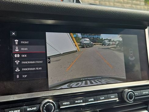 Used 2021 Porsche Macan S AWD/4WD image 18