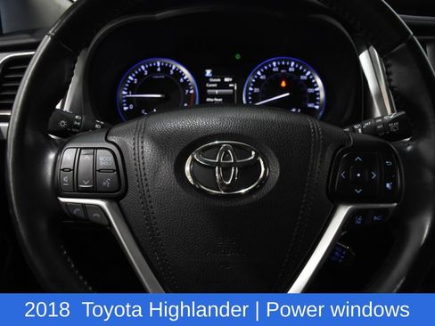 Used 2018 Toyota Highlander XLE AWD/4WD image 11