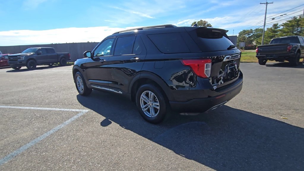 Certified 2021 Ford Explorer XLT w/ Equipment Group 202A AWD/4WD image 18