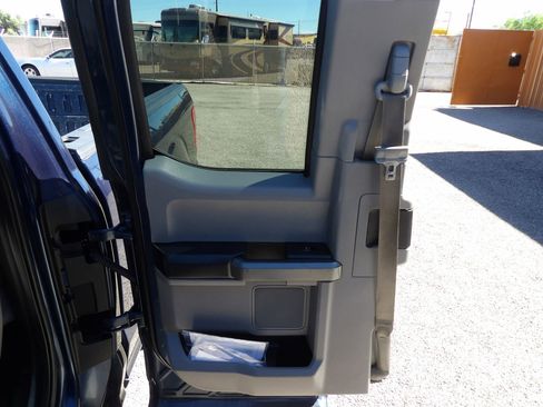 Used 2017 Ford F150 XLT RWD image 10