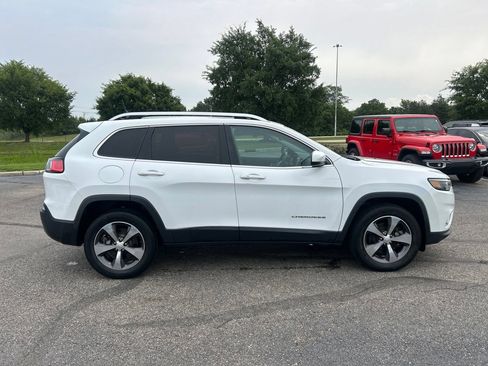 Used 2019 Jeep Cherokee Limited AWD/4WD image 2