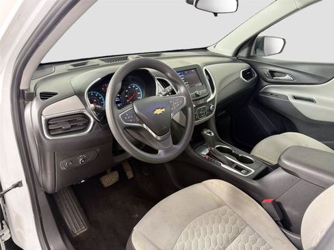 Used 2021 Chevrolet Equinox LS w/ LS Convenience Package FWD image 10