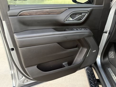 Used 2023 Chevrolet Tahoe Z71 w/ Luxury Package image 18