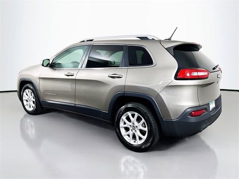 Used 2018 Jeep Cherokee Latitude image 7